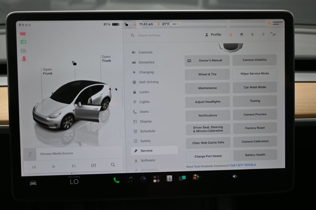 Used 2023 Tesla Model Y Long Range AWD/4WD image 30