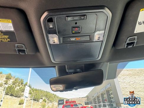Used 2025 Toyota Tundra Limited AWD/4WD image 18