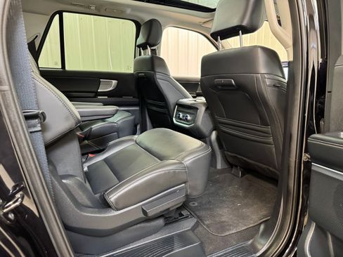 Used 2025 Ford Expedition Max Platinum AWD/4WD image 28