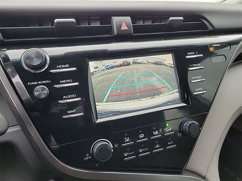 Used 2019 Toyota Camry LE image 27
