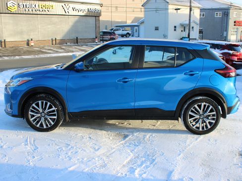 Certified 2021 Nissan Kicks SV image 2