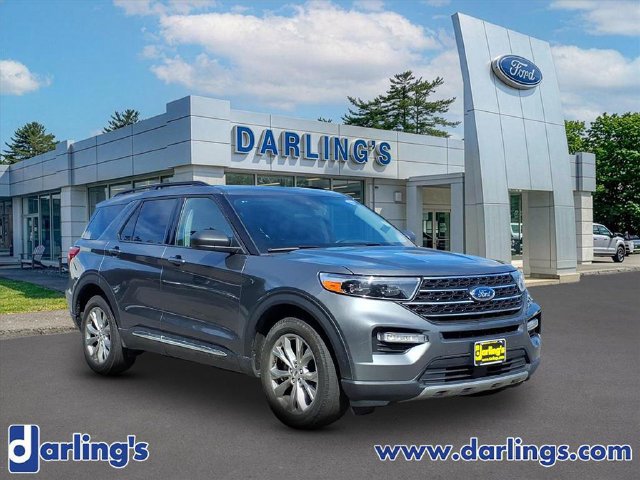 Used 2024 Ford Explorer XLT w/ Equipment Group 202A AWD/4WD image 3
