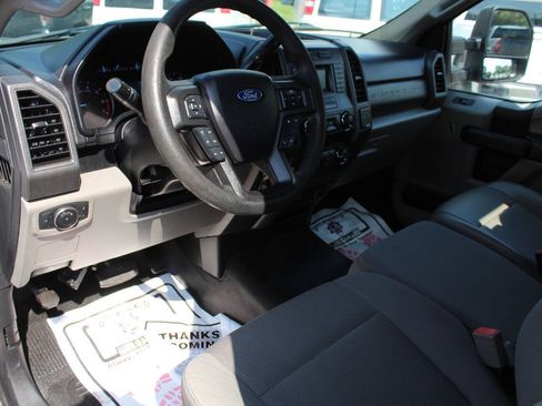 Used 2019 Ford F250 XL w/ Power Equipment Group AWD/4WD image 11
