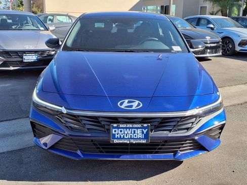 Used 2025 Hyundai Elantra Sport FWD image 2