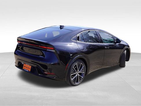 Used 2024 Toyota Prius XLE image 5