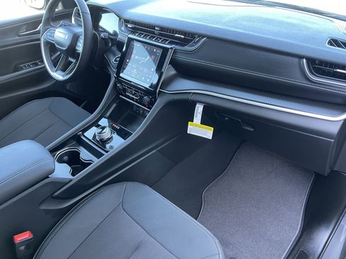 New 2026 Jeep Grand Cherokee Laredo X AWD/4WD image 31