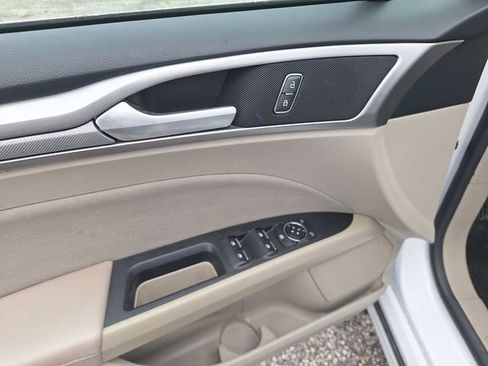Used 2020 Ford Fusion SE w/ Fleet SE Value Package FWD image 17
