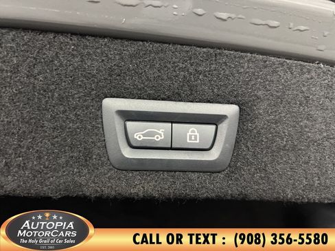 Used 2022 BMW 740i w/ M Sport Package RWD image 24