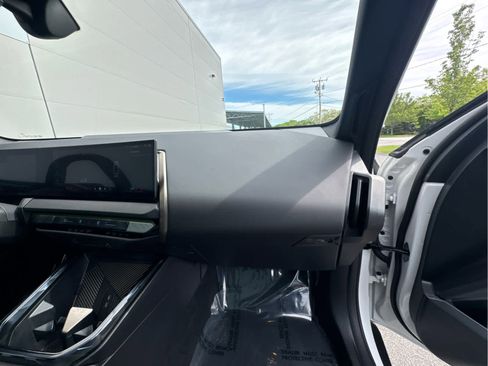 Used 2025 BMW X3 xDrive30 w/ Convenience Package AWD/4WD image 27