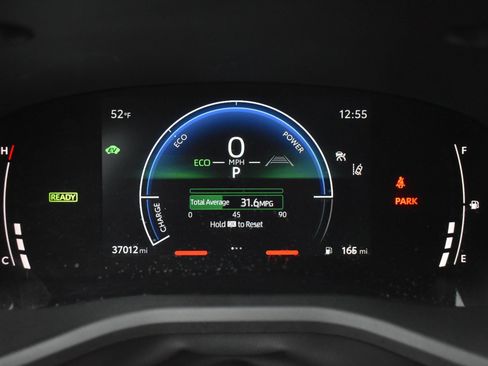 Used 2025 Toyota Camry LE image 30