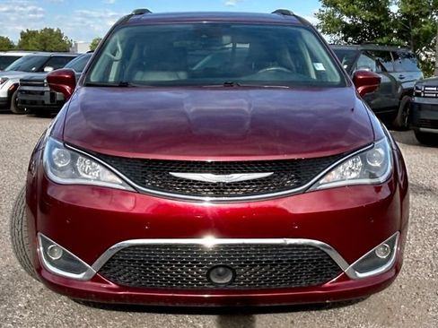 Used 2020 Chrysler Pacifica Touring-L Plus FWD image 8