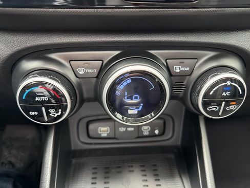 Used 2026 Hyundai Venue SEL image 22