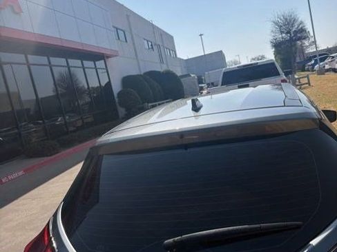 Used 2021 Nissan Kicks S image 5