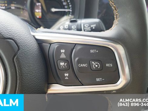 Used 2024 Jeep Wrangler Unlimited Sahara AWD/4WD image 10