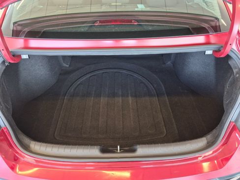 Used 2025 Hyundai Elantra SEL FWD image 30
