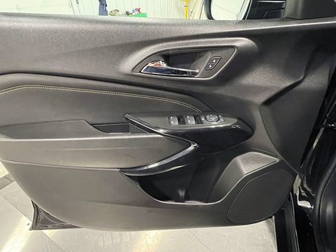 Used 2025 Chevrolet Trax ACTIV FWD image 20