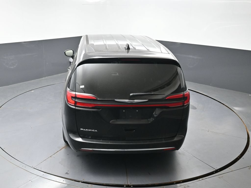 Used 2025 Chrysler Pacifica Select FWD image 16