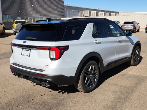 New 2026 Ford Explorer ST w/ Sun And Sound Package AWD/4WD image 4