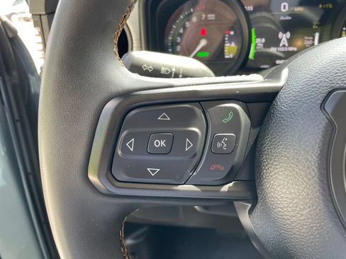 Used 2024 Jeep Wrangler Unlimited AWD/4WD image 29