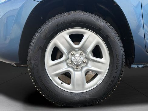 Used 2011 Toyota RAV4 4WD w/ Base L4 Extra Value Pkg image 27