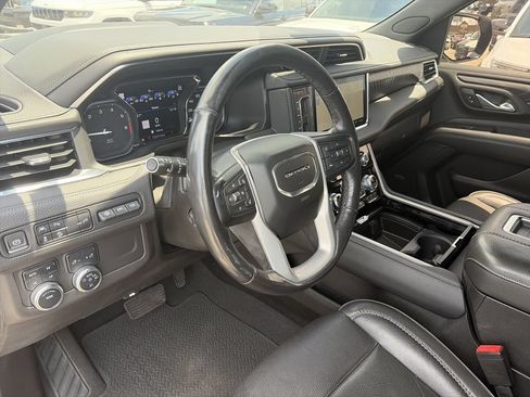 Used 2021 GMC Yukon XL Denali AWD/4WD image 11