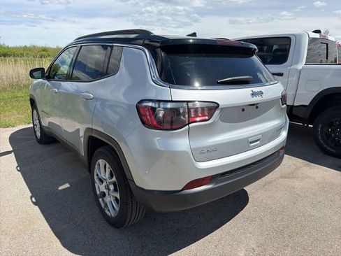 Used 2025 Jeep Compass Limited AWD/4WD image 8