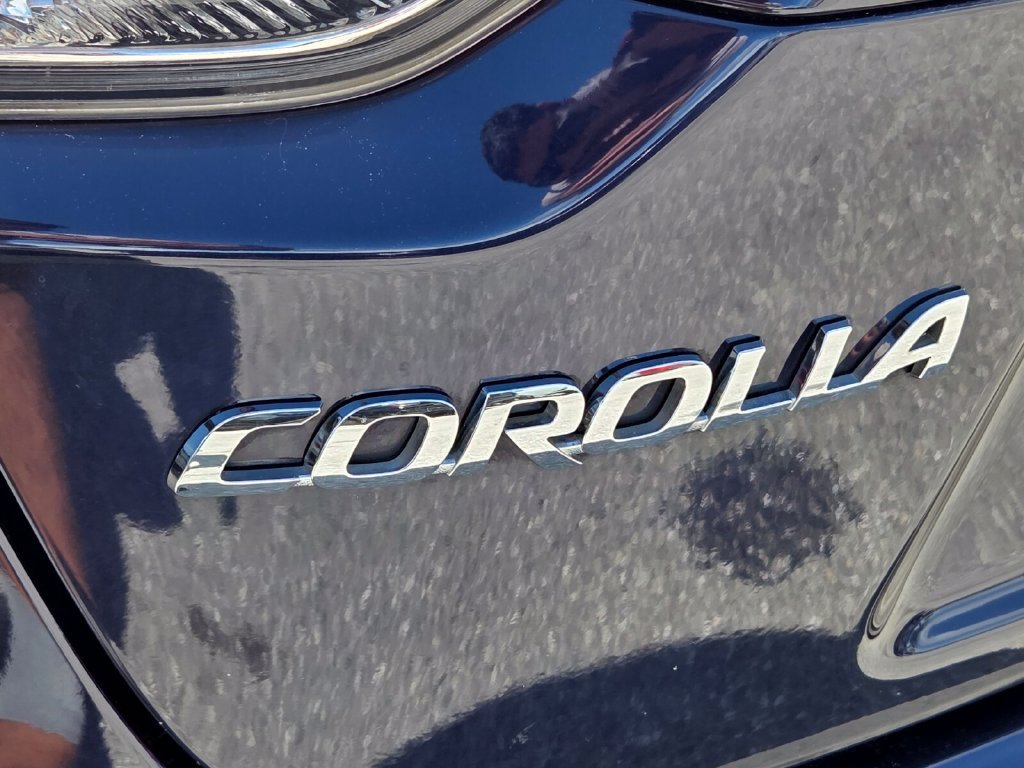 Used 2021 Toyota Corolla LE FWD image 14