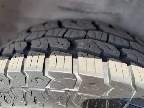 Used 2001 Ford Excursion XLT image 23