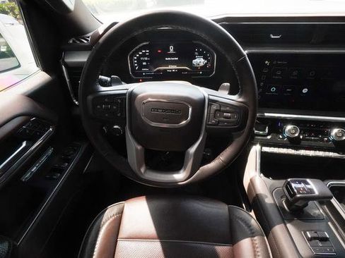 Used 2023 GMC Sierra 1500 Denali AWD/4WD image 17