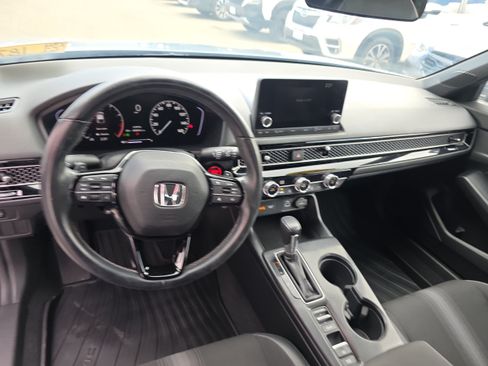 Used 2023 Honda Civic Sport image 3