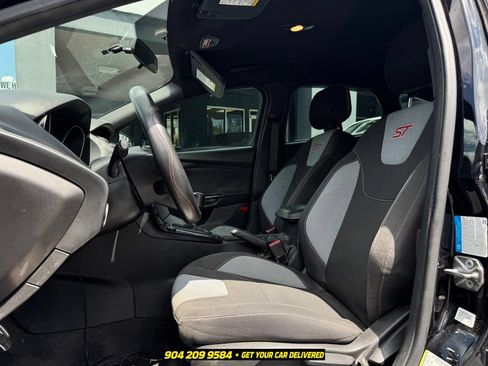 Used 2018 Ford Focus ST FWD image 17