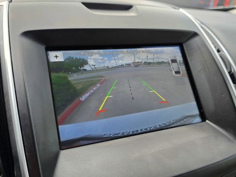 Used 2016 Ford Edge Titanium w/ Technology Package image 39