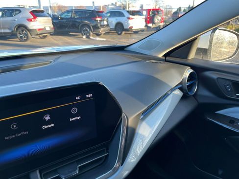 Used 2025 Chevrolet Trax LT image 33