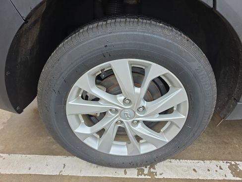 Used 2021 Hyundai Tucson SE image 29