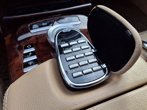 Used 2011 Mercedes-Benz S 550 4MATIC image 11