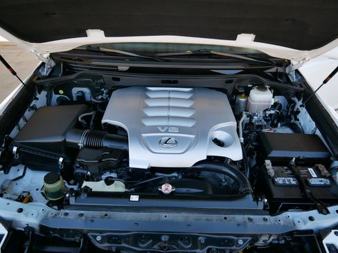 Used 2010 Lexus LX 570 4WD image 23