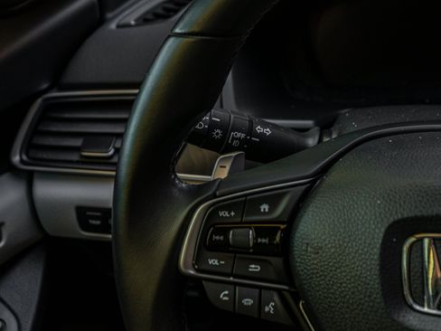 Used 2019 Honda Accord EX-L image 8