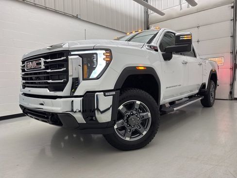 New 2026 GMC Sierra 2500 SLT w/ SLT Premium Package AWD/4WD image 3