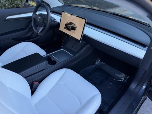 Used 2022 Tesla Model 3 Long Range image 30