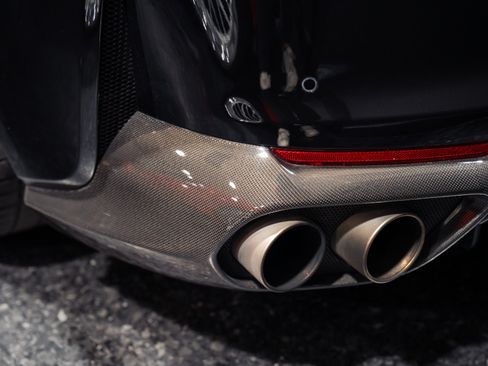 Used 2018 Ferrari 812 Superfast RWD image 26
