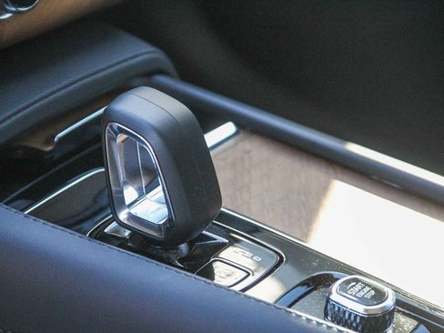 Used 2024 Volvo XC90 T8 Plus w/ Protection Package Premier image 22