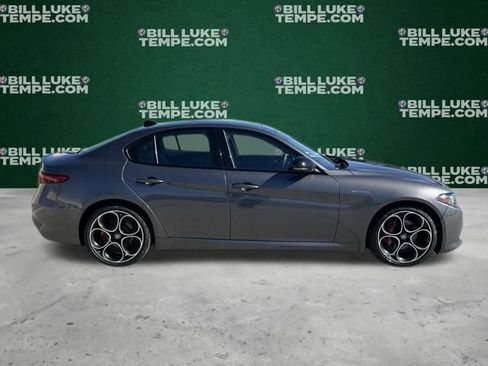 Used 2023 Alfa Romeo Giulia Veloce image 3