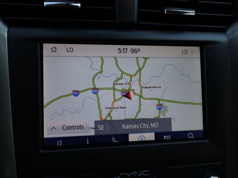 Used 2020 Ford Fusion SE FWD image 28