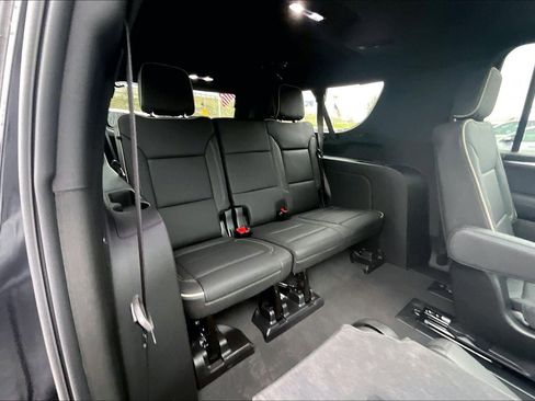 New 2026 Chevrolet Suburban Premier w/ Sun And Tow Package AWD/4WD image 23