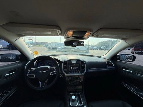 Used 2018 Chrysler 300 Touring w/ Sport Appearance Package RWD image 12