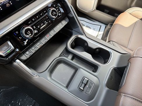 New 2026 GMC Sierra 3500 Denali w/ Denali Reserve Package AWD/4WD image 7