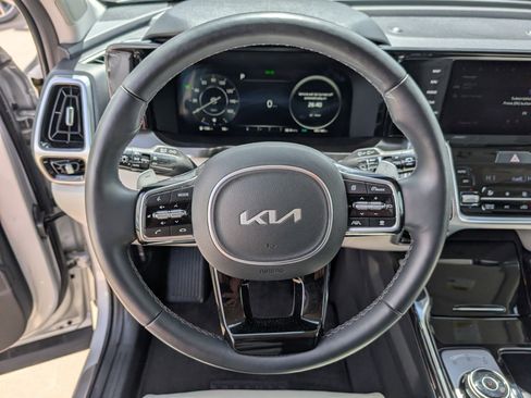 Certified 2023 Kia Sorento SX Prestige AWD/4WD image 13