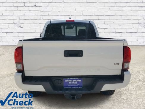 Used 2022 Toyota Tacoma SR RWD image 3