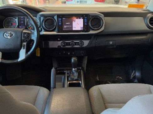 Used 2019 Toyota Tacoma SR5 image 25