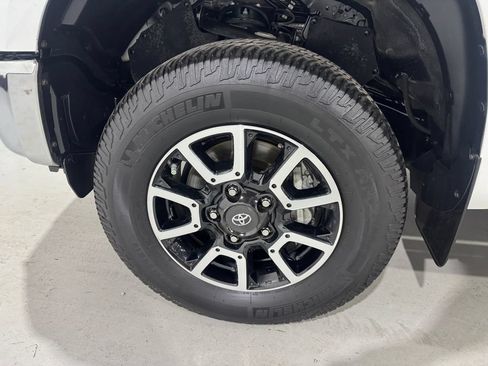 Used 2020 Toyota Tundra SR5 w/ TRD Off-Road Package AWD/4WD image 8